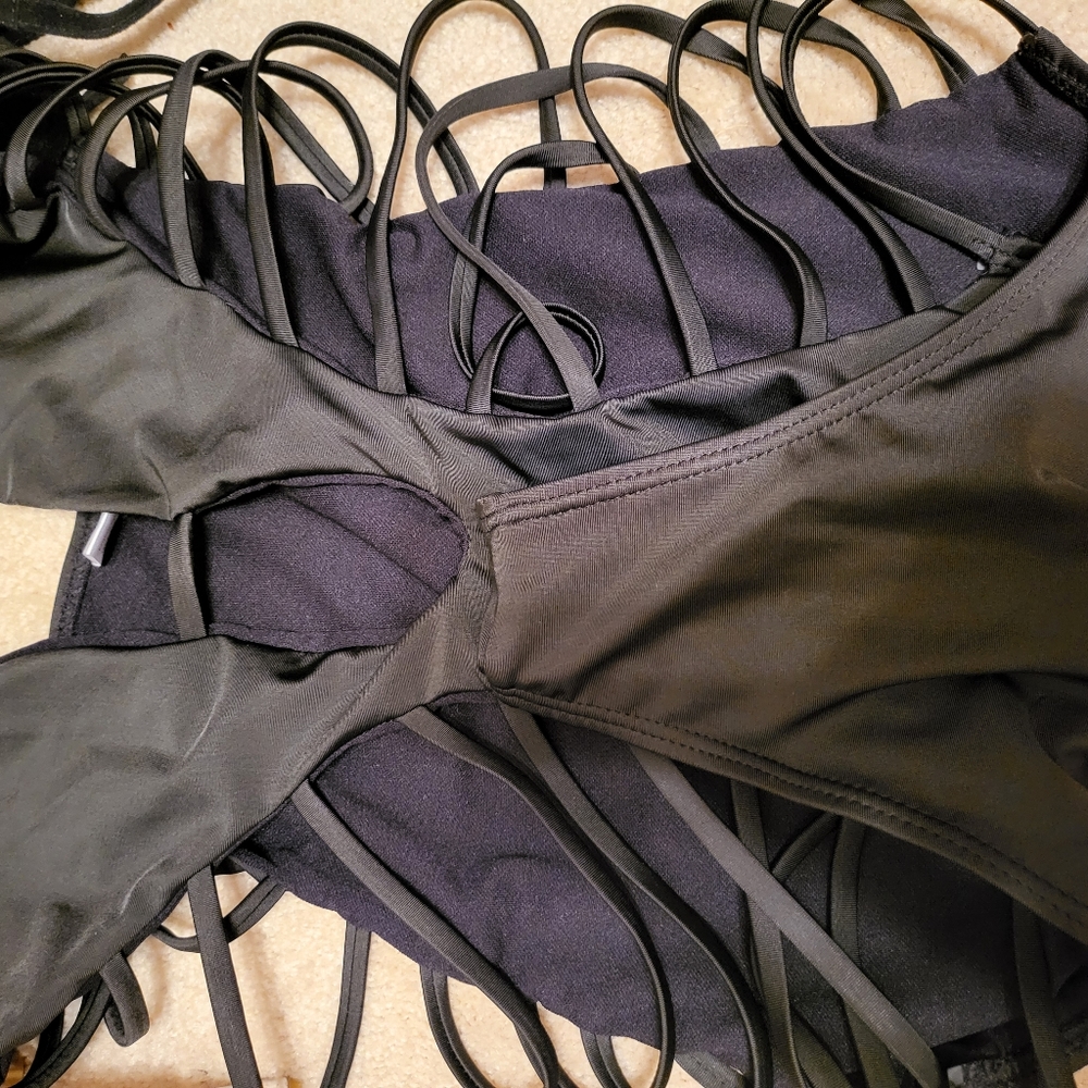 Bathing suit - Picture 2 of 3